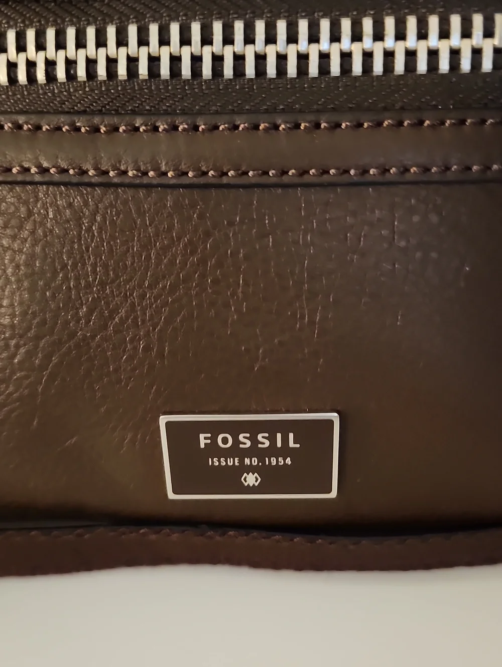 Fossil Dawson Crossbody (New) w/Free Gloria Vanderbilt Change Purse